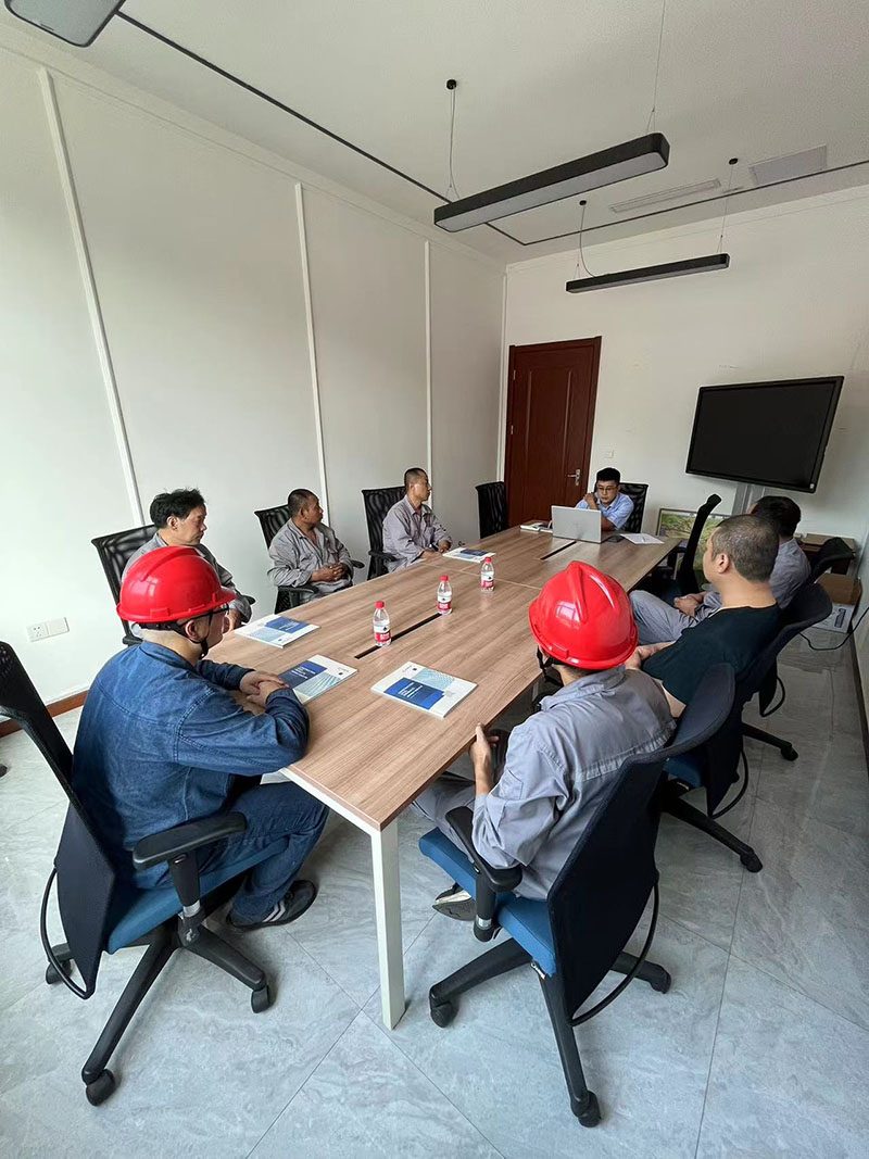 子夜无人免费观看