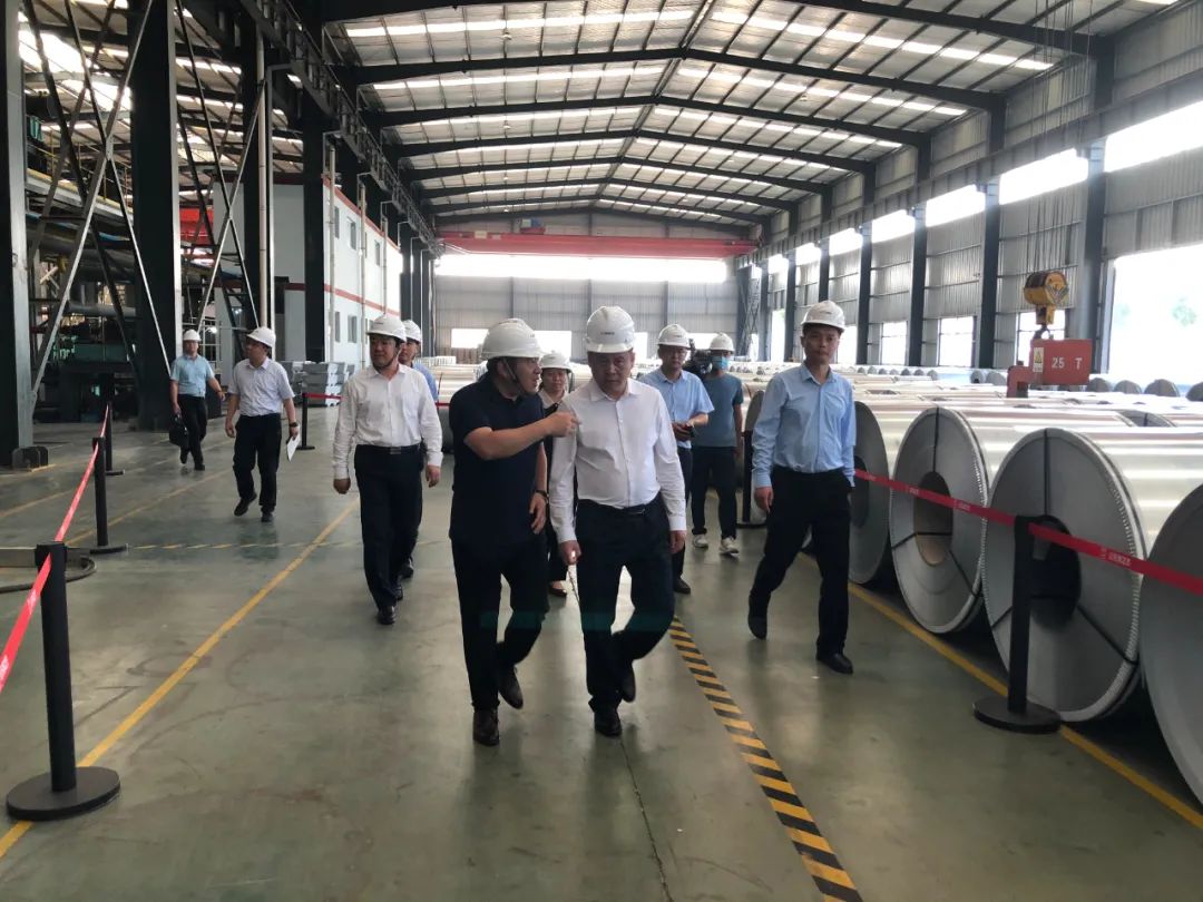 子夜无人免费观看