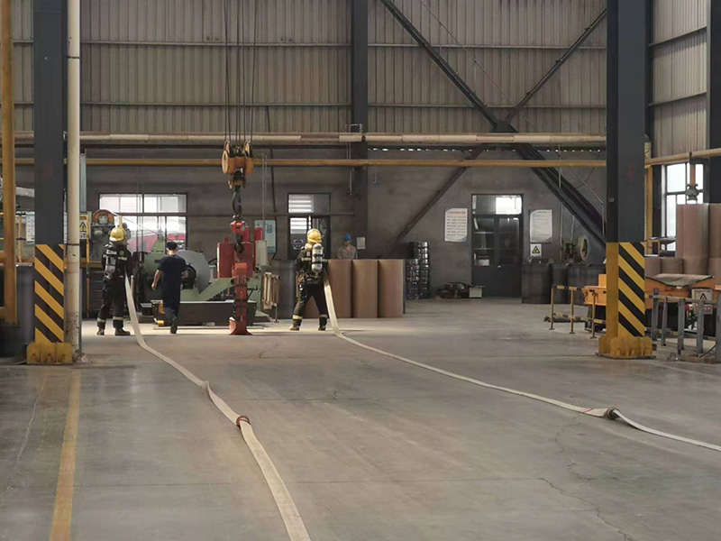 子夜无人免费观看