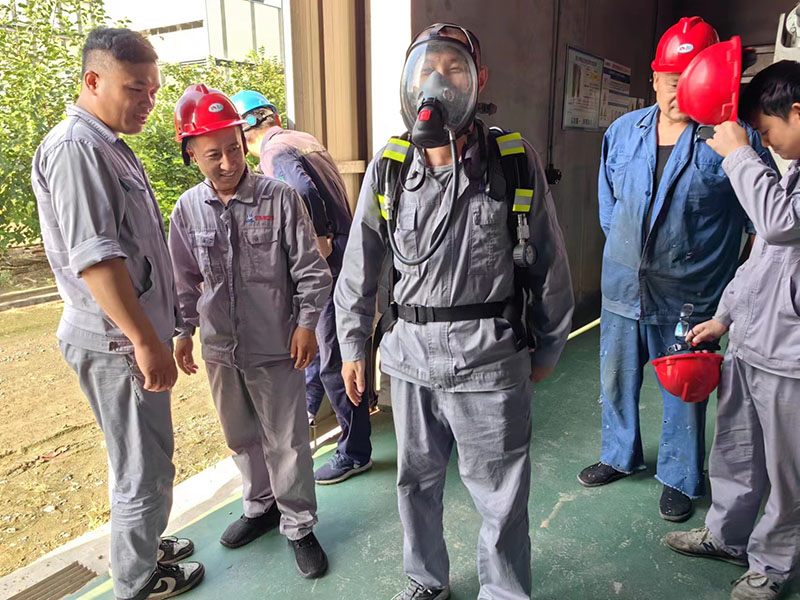 子夜无人免费观看